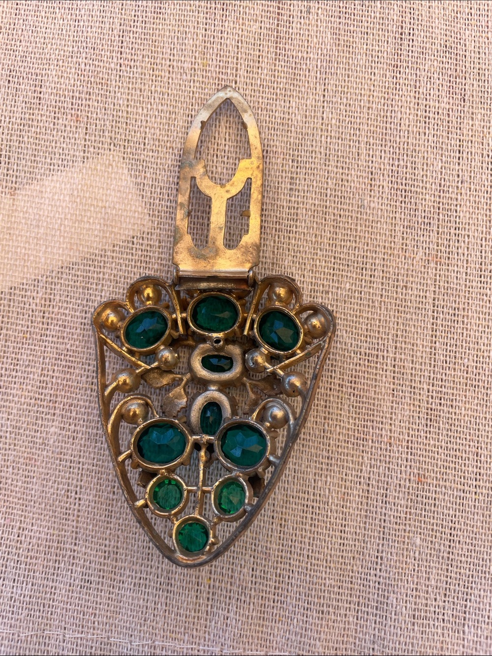 Vintage Emerald Green Rhinestone Shield Brooch - Picture 5 of 7